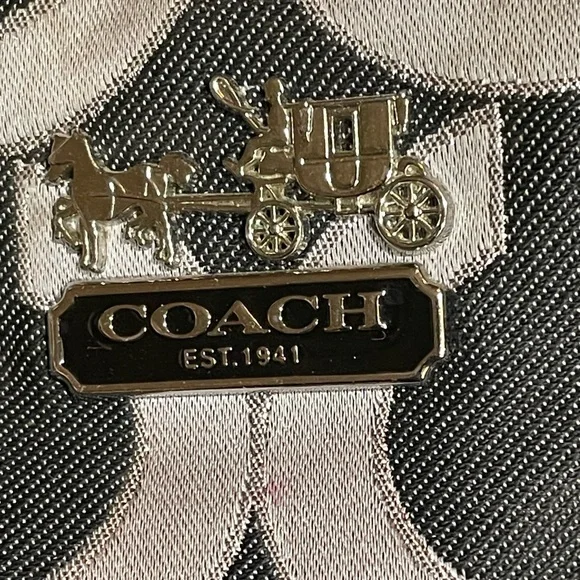 Coach Signature C’s Shoulder Madison Maggie Optic Art - Picture 4 of 5